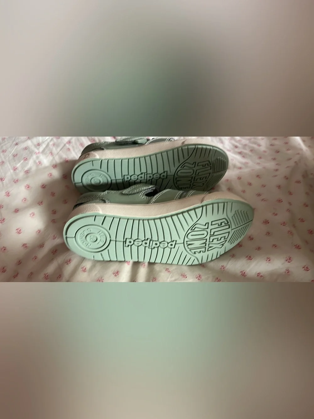 Pediped Kids' Mint Green Barefoot Fisherman Sandals 9/9.5 ~ 26
